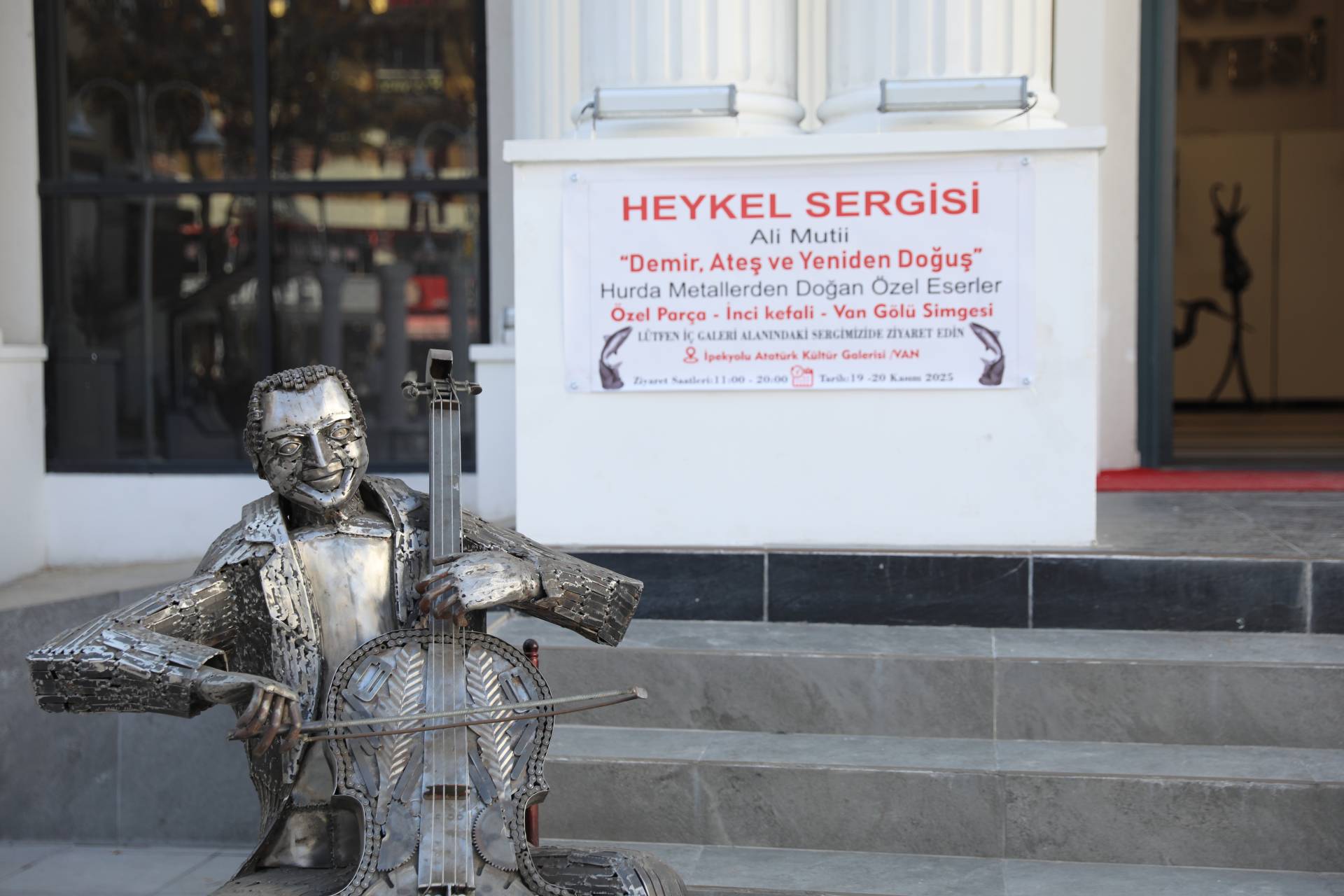 İpekyolu’nda Heykel Sergisi Sanatseverle Buluştu