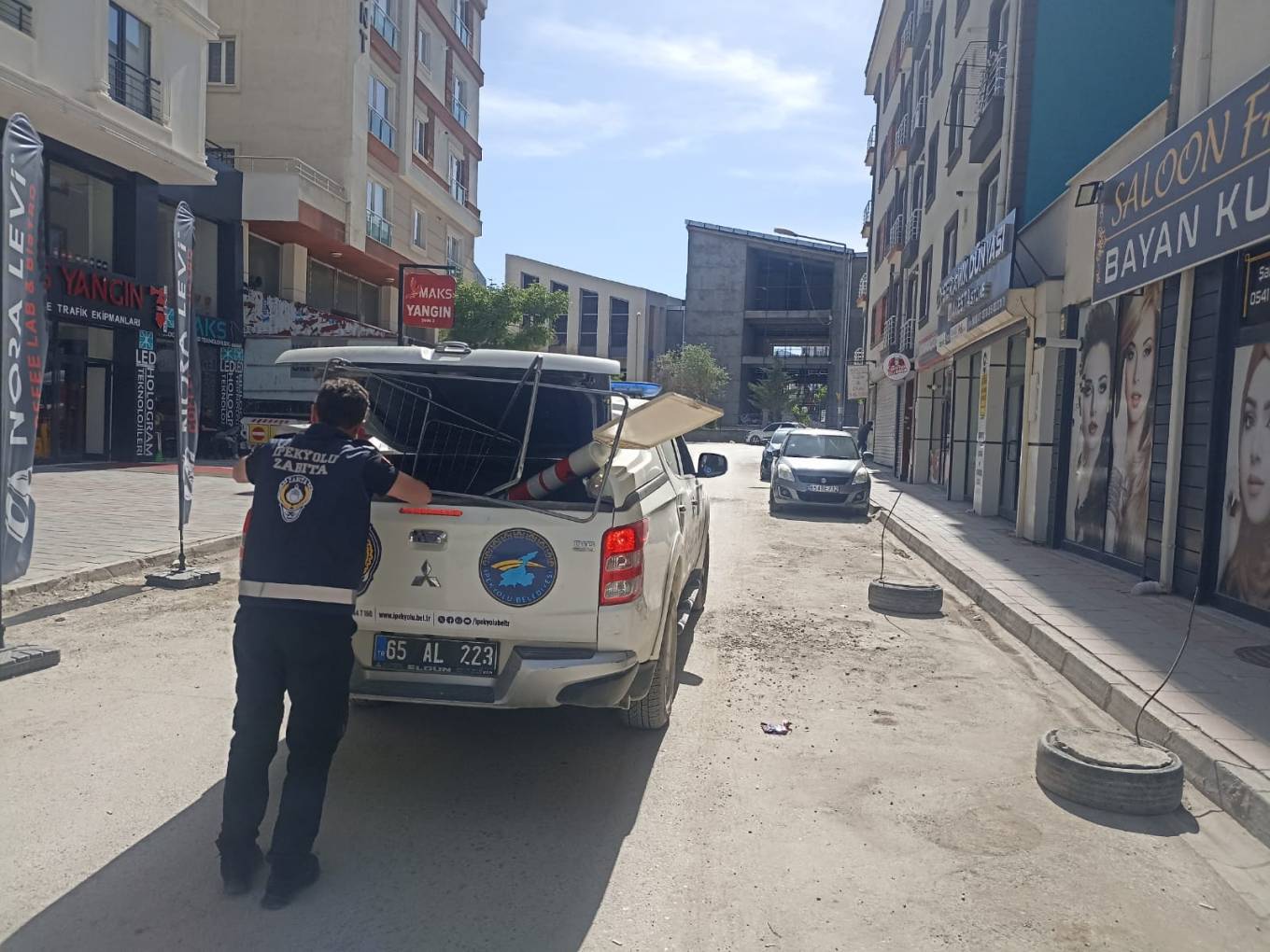 İpekyolu’nda Üç Sokakta Kaldırım İşgali Sonlandırıldı