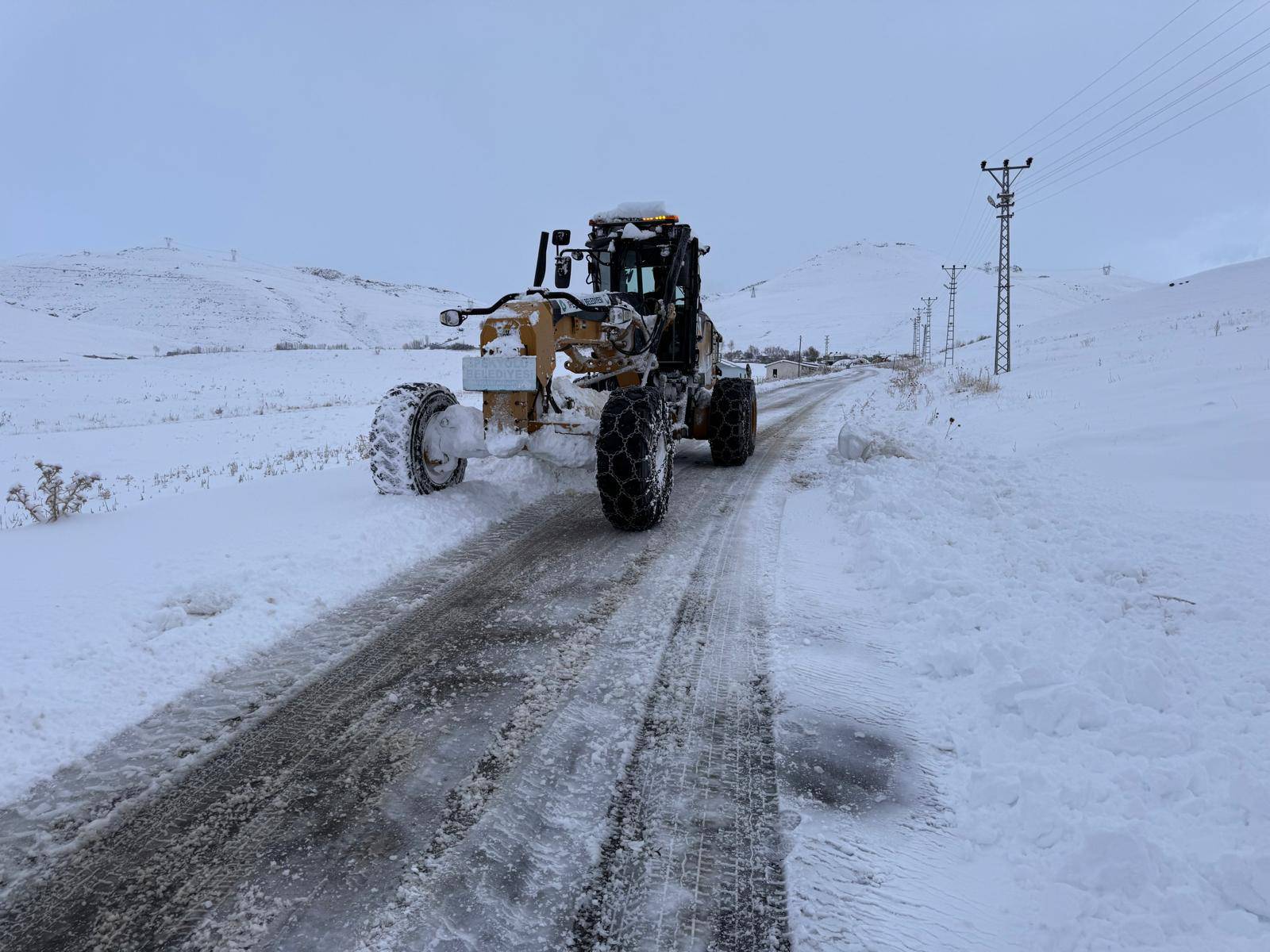 İpekyolu Belediyesi kapanan tüm yolları açtı