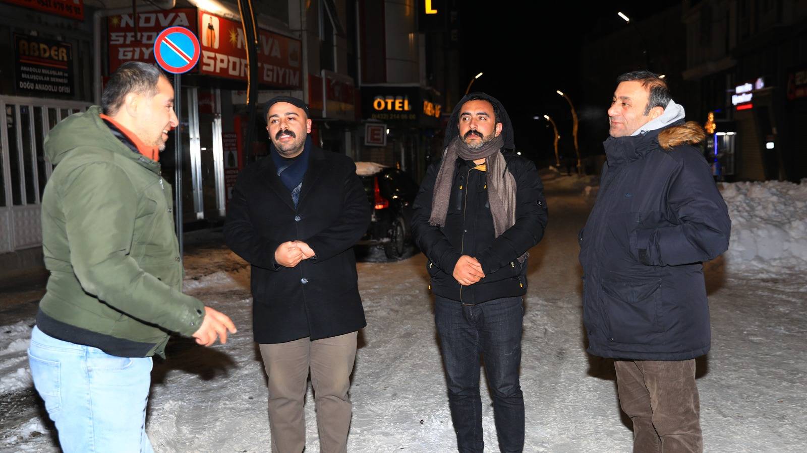 İpekyolu’nda Kar Mesaisi: Ergün ve Altın Çalışmaları Yerinde İnceledi