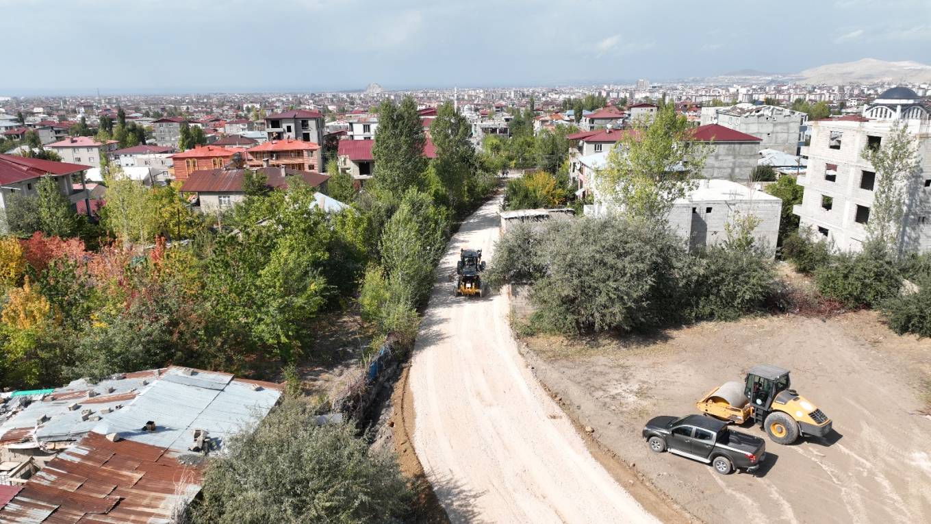 İpekyolu’nda Yıllarca Süren Yol Sorunu Belediye Tarafından Çözüldü