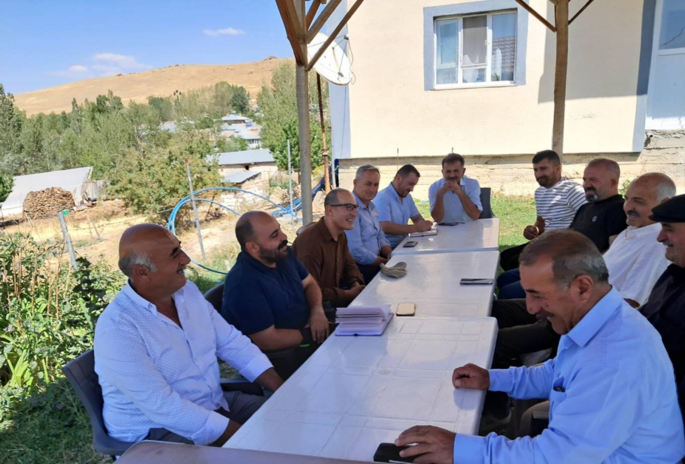 İpekyolu Belediyesi mahallelerde halkla buluştu