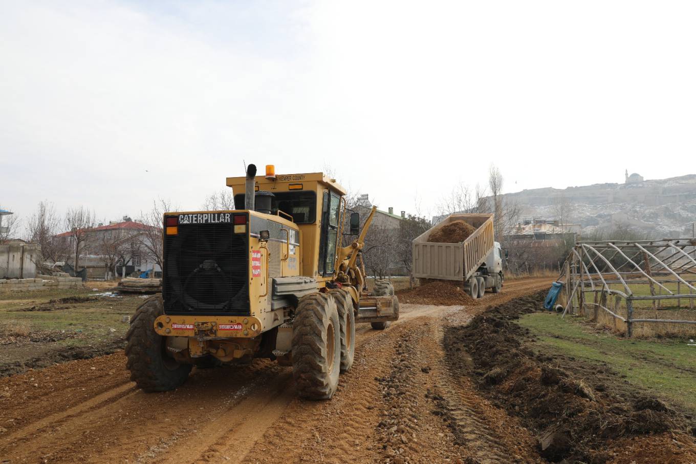 İpekyolu Belediyesi Van Kalesi civarında yeni yol açtı
