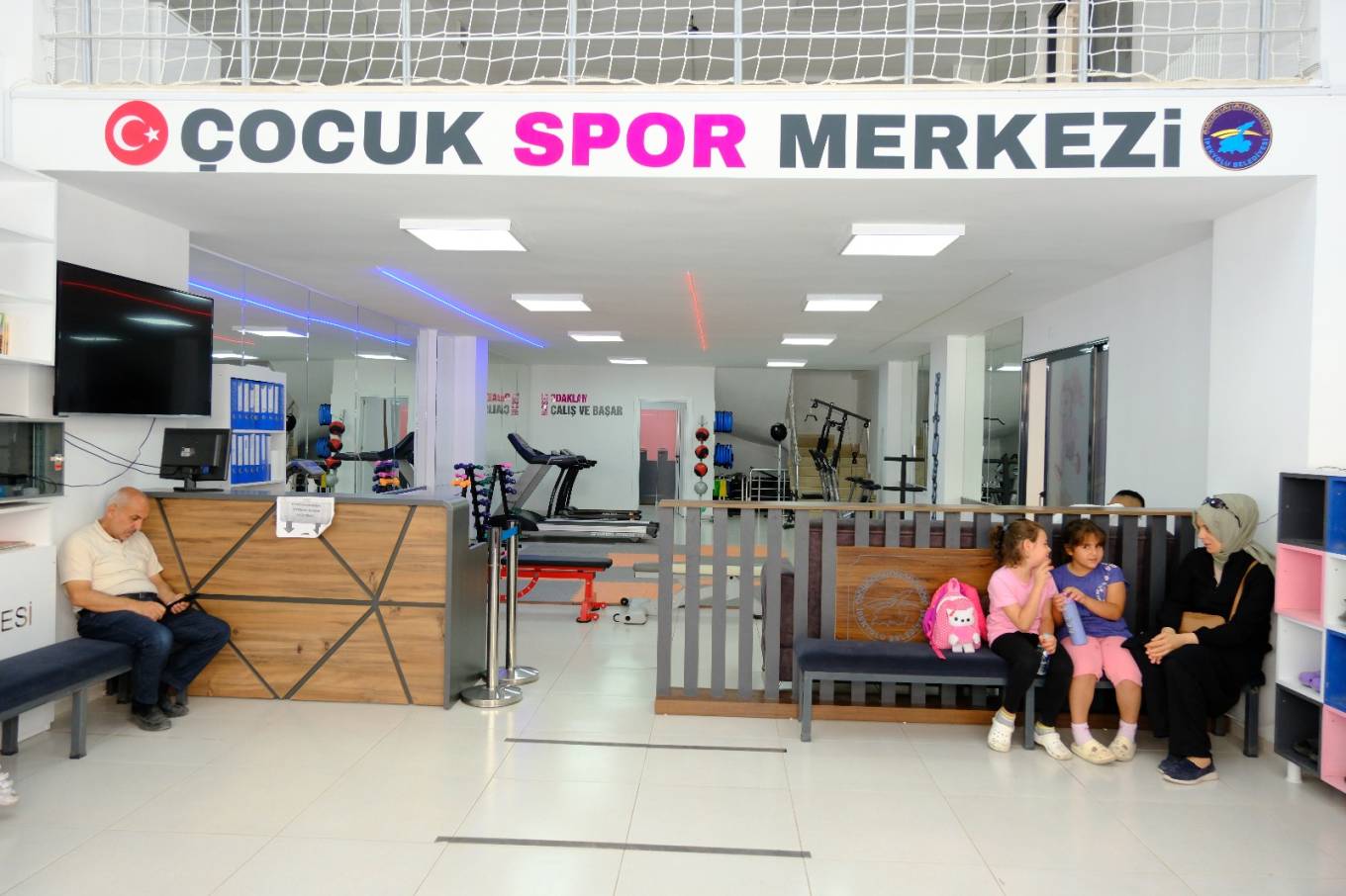 İpekyolu Belediyesi Çocuk Spor Merkezi 230 Çocuğa Sporla Buluşma İmkânı Sunuyor
