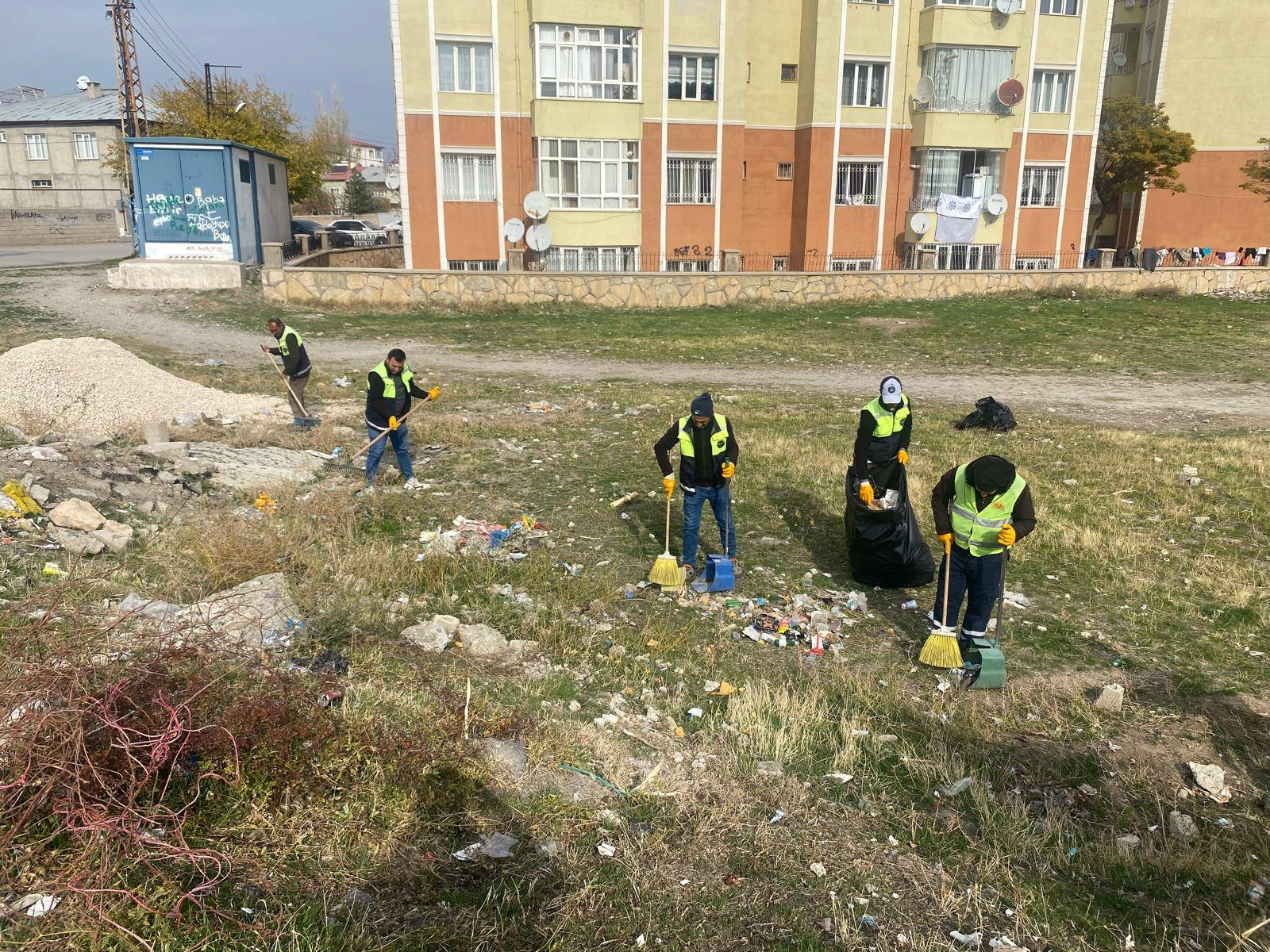 Mahallelerimizde Temizlik Çalışmalarımızı Aralıksız Olarak Sürdürüyoruz