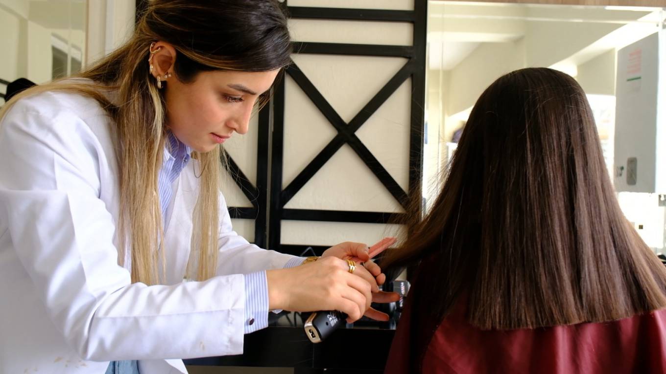 İpekyolu Belediyesi Bayram Öncesi Çocukların Saçlarını Kesti!