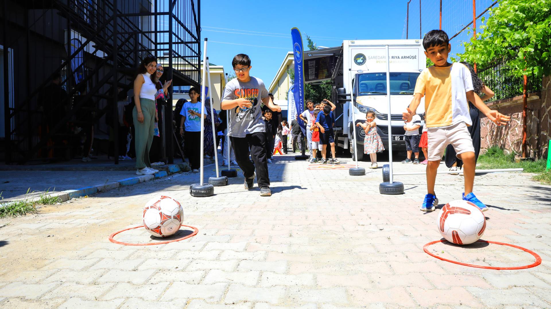 Van’da Engelli Çocuklar İçin Unutulmaz Karne Şenliği