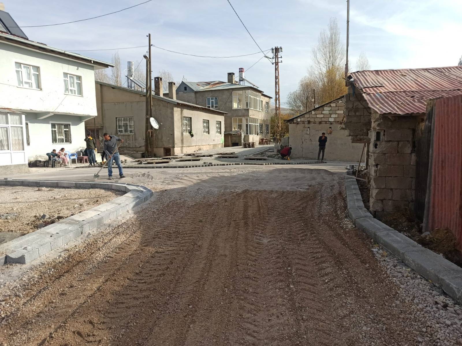 İpekyolu Belediyesi’nden 24 Saatte 9 Noktada Yoğun Çalışma