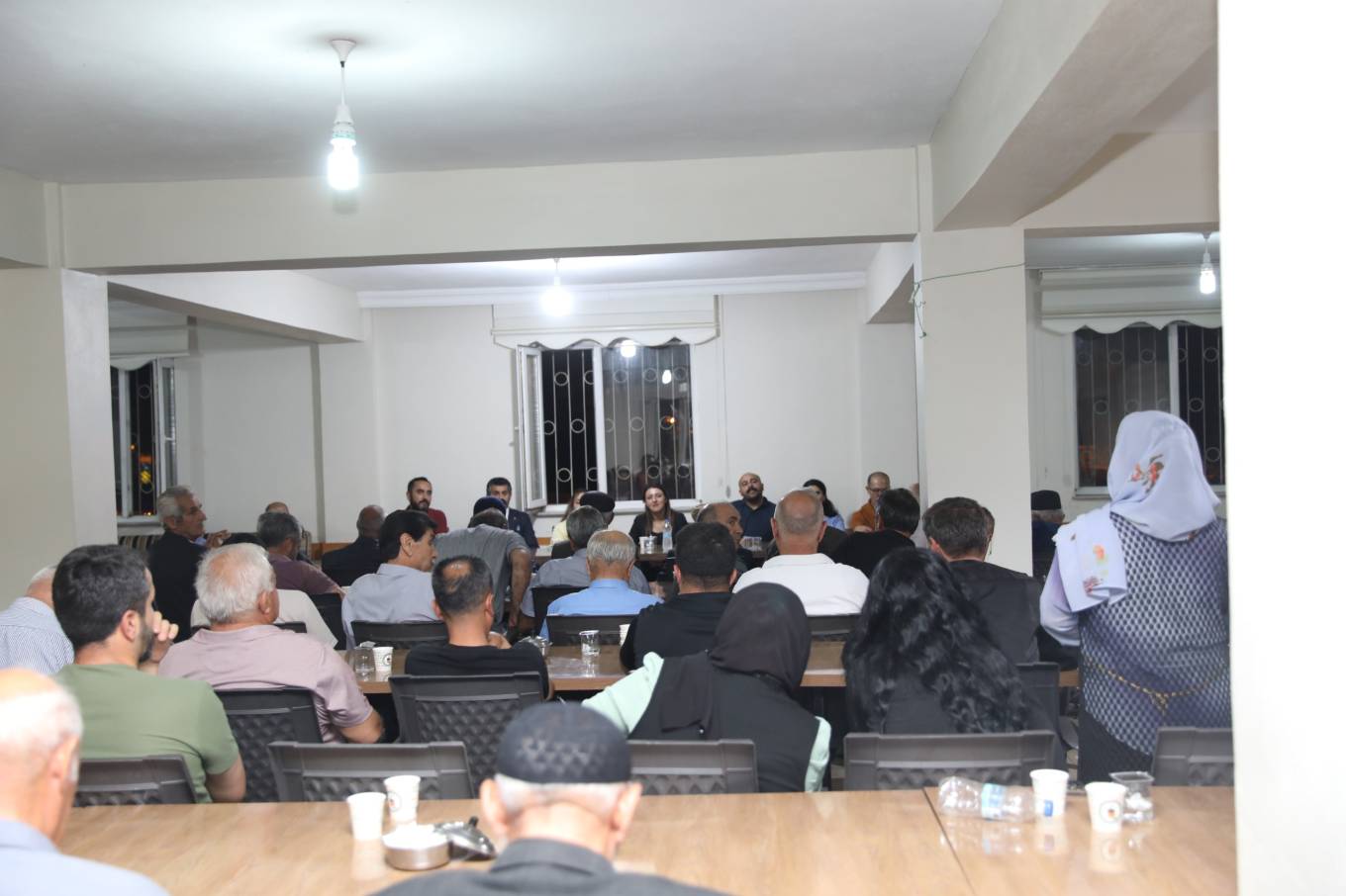 İpekyolu Belediyesi Yönetimi Yalı Mahallesi Sakinleriyle Bir Araya Geldi