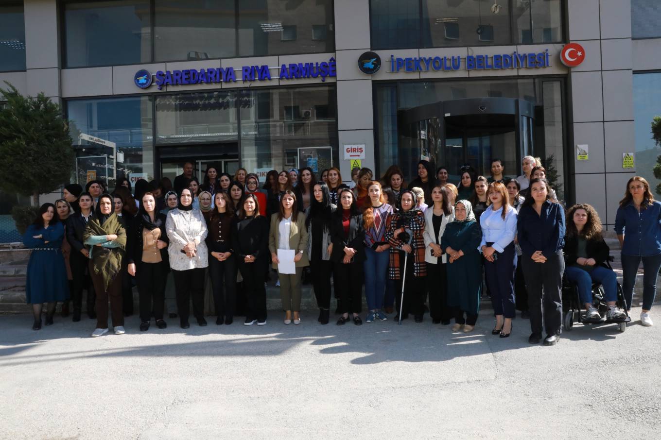 İpekyolu Kadın Meclisi’nin İlanı Rojin Kabaiş ve Katledilen Kadınlara Adandı