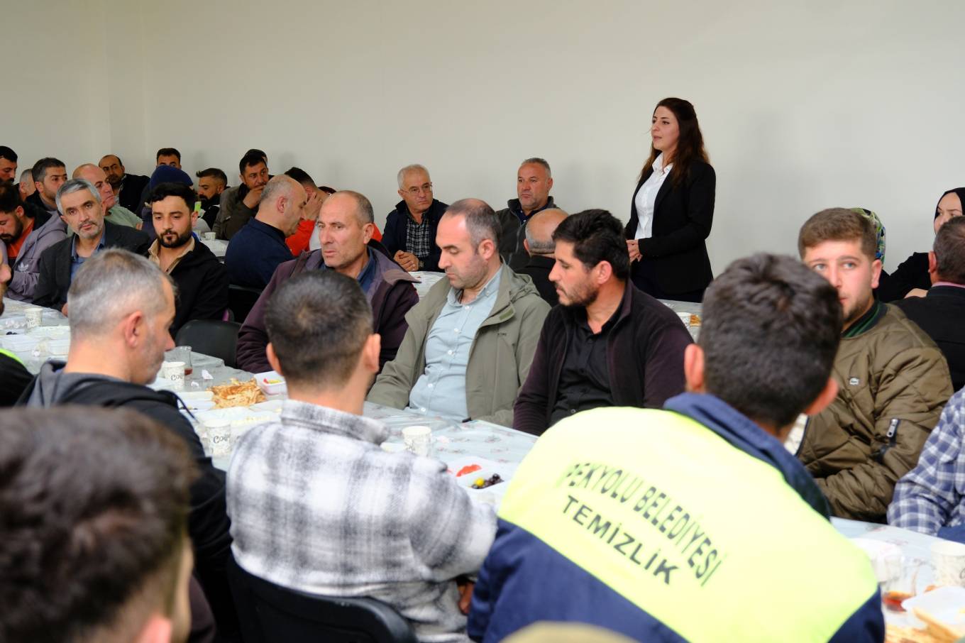 İpekyolu Belediye Yönetimi, Çevre Koruma Personeliyle Kahvaltıda Buluştu