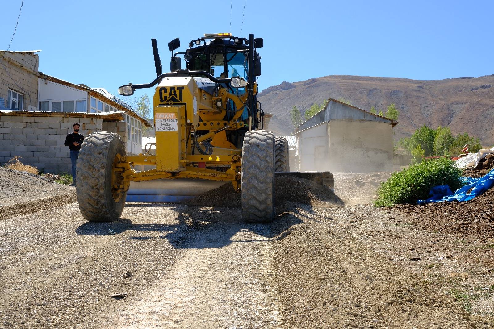 Kış Öncesi Yol İyileştirme Çalışmaları Devam Ediyor