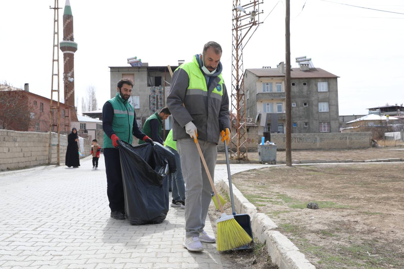 İpekyolu Belediyesi Bayram Temizliği Sürüyor