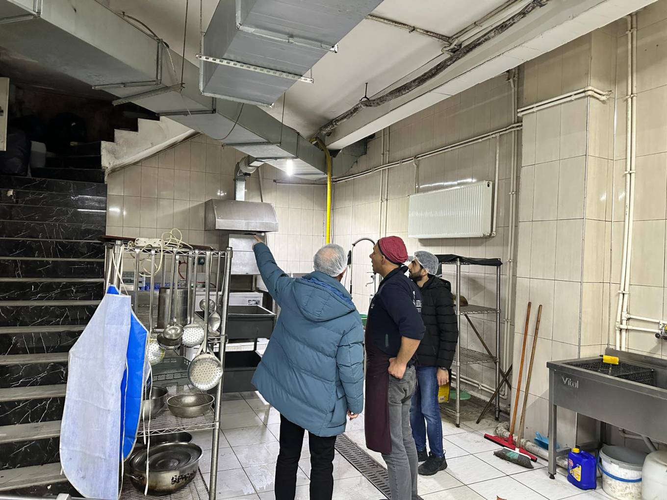 İPEKYOLU BELEDİYESİ’NDEN GECE VARDİYASI DENETİMLERİ 