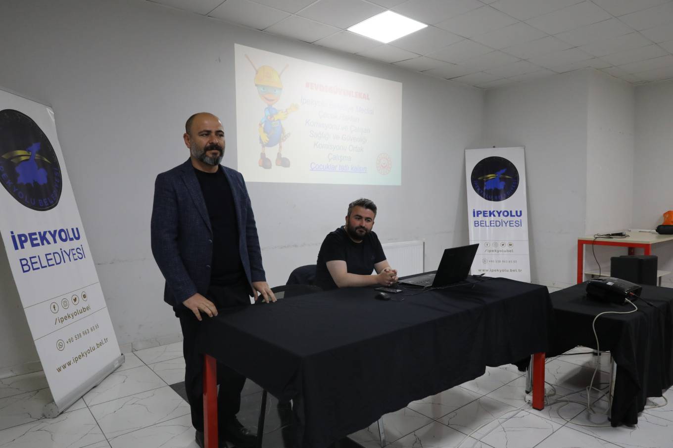 İpekyolu’nda ‘Çocukları Ev Kazalarına Karşı Koruma ve Müdahale Yöntemleri’ Semineri Düzenlendi