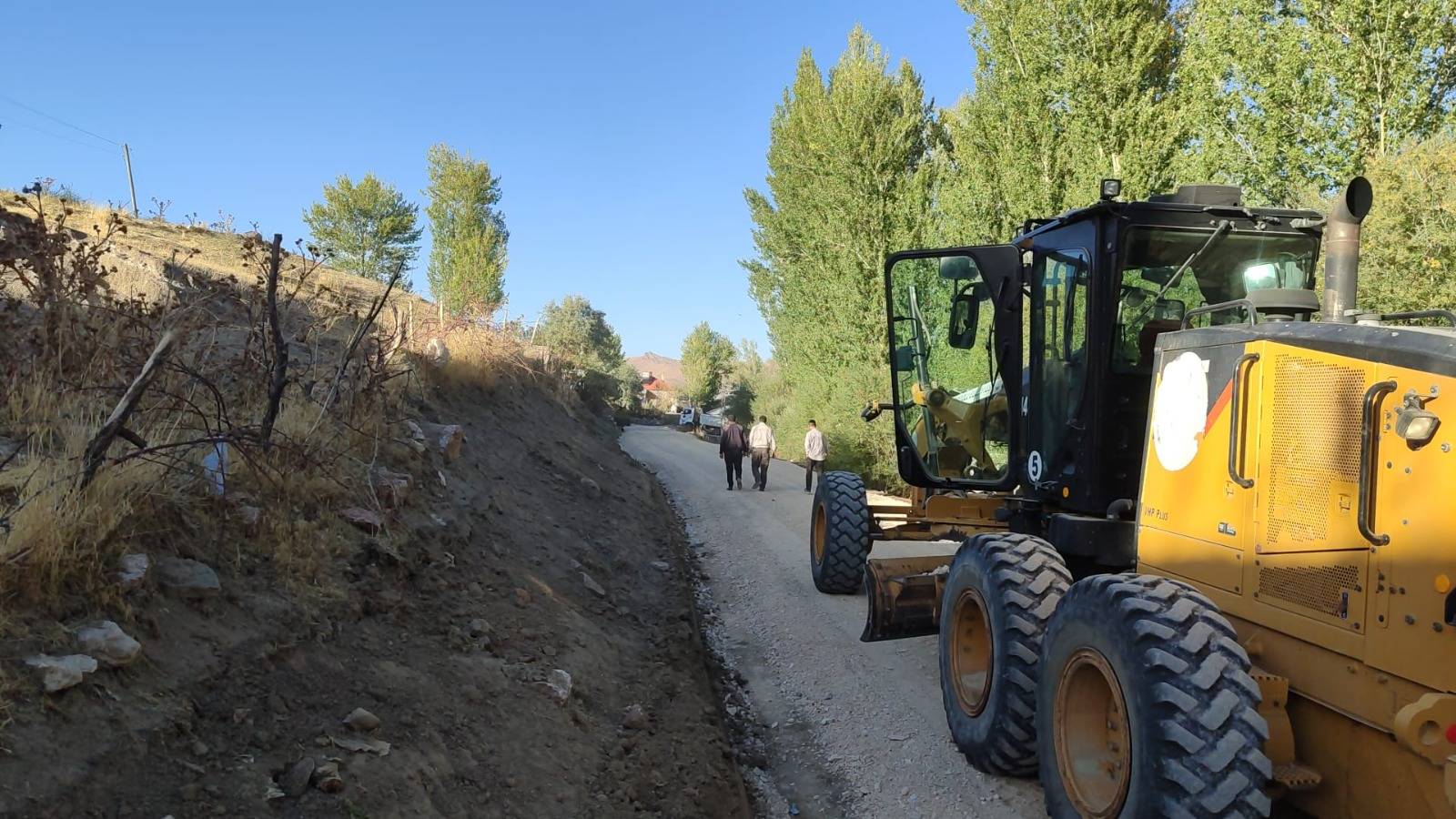 Yol ve Asfalt Çalışmalarına Hız Kesmeden Devam