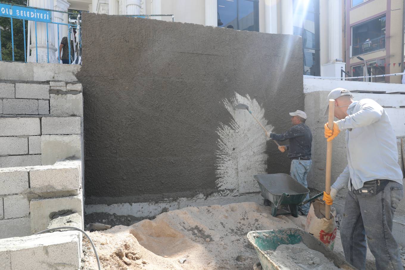 İpekyolu Belediyesi Sanat Sokağında Aralıksız Çalışıyor