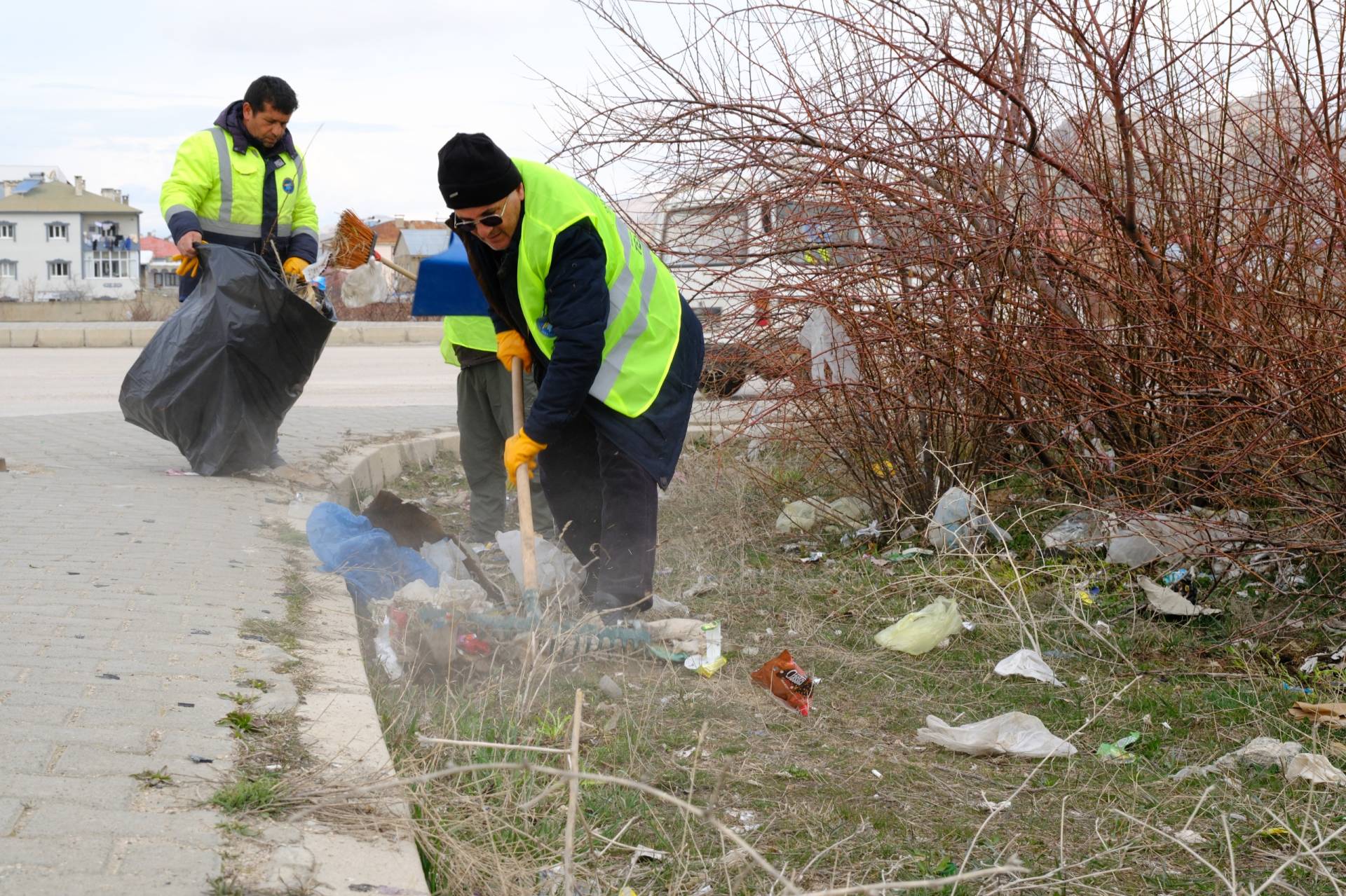 Kevenli TOKİ'de Bahar Temizliği