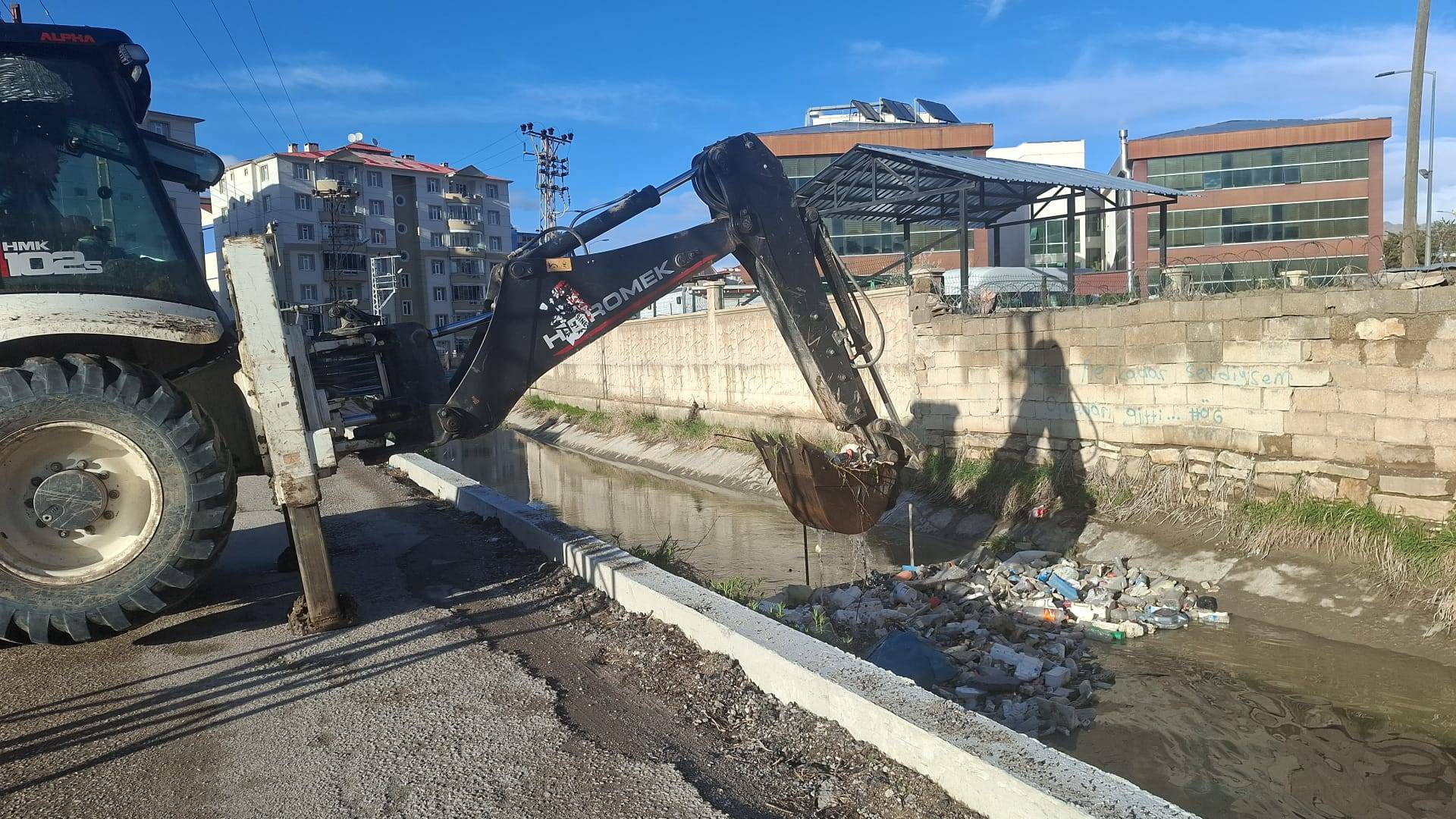 Halkın Talebine Anında Yanıt: DSİ’ye Sorumluluğunda Olan Şamran Kanalı Temizlendi