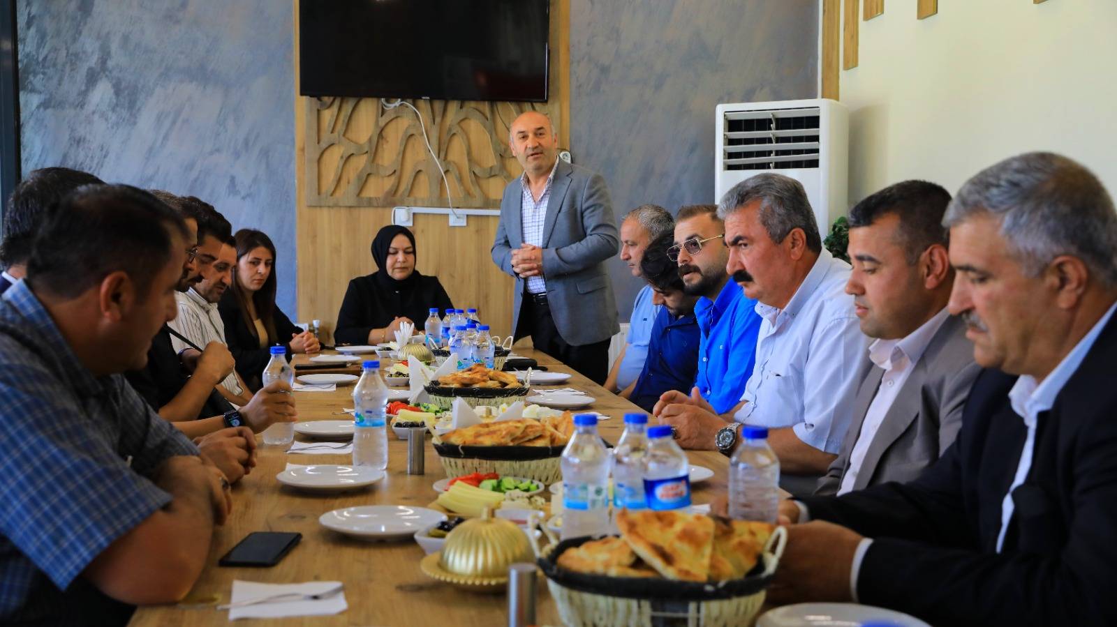İpekyolu Yönetimi Muhtarlarla Kahvaltıda Bir Araya Geldi: Ortak Yönetim Vurgusu