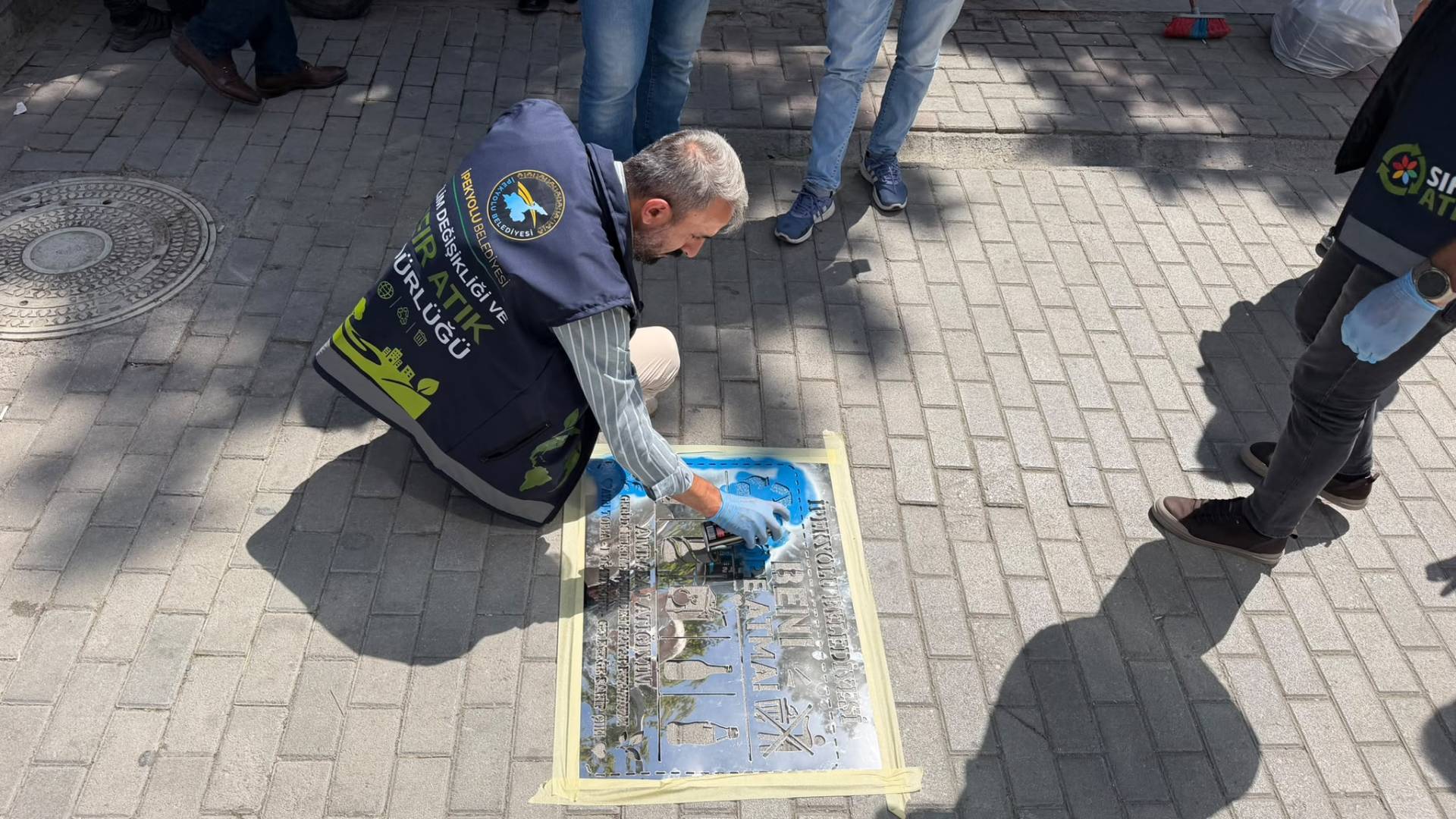 Her Kaldırımda Bir Çevre Mesajı Verildi
