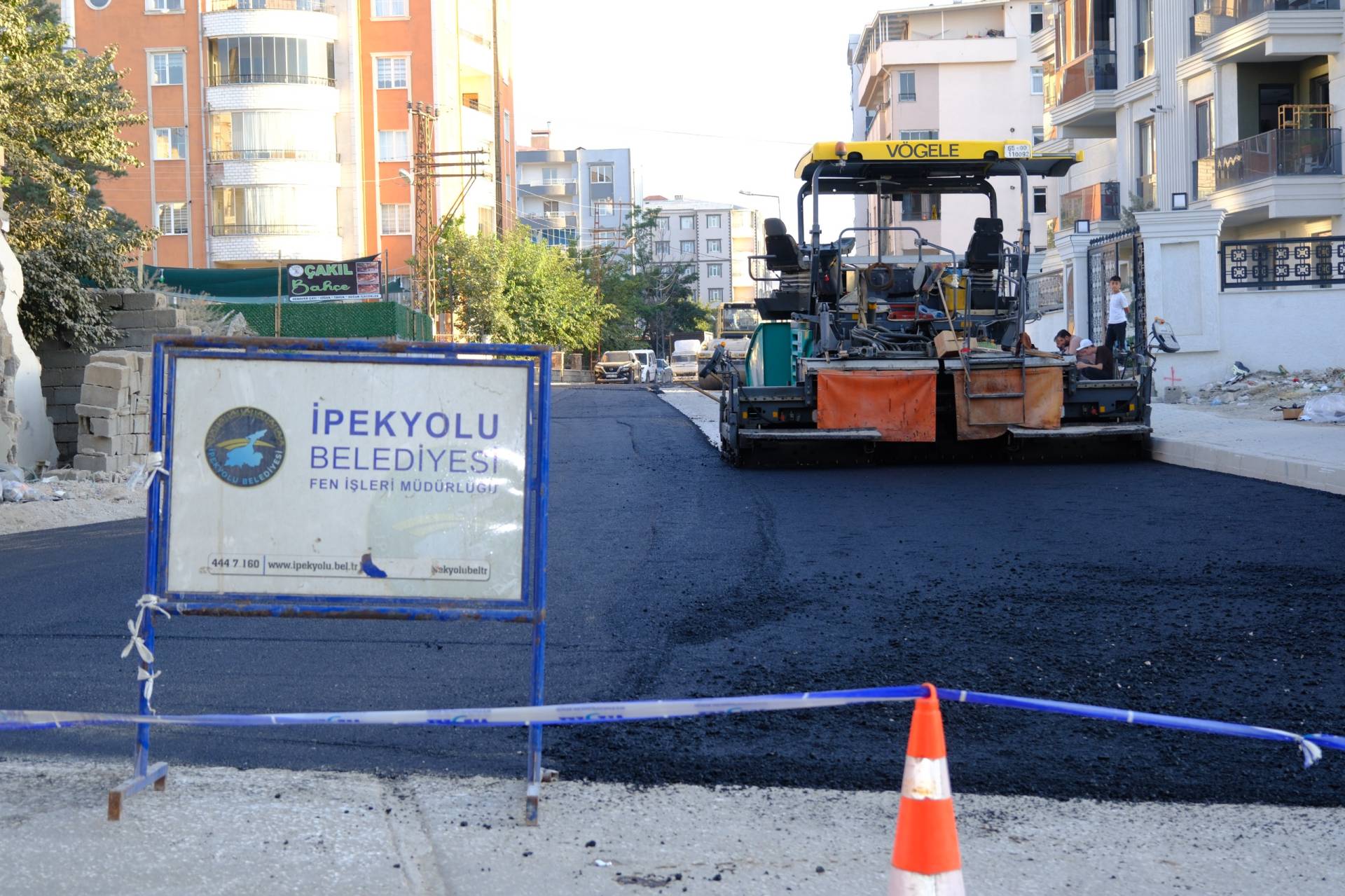 Asfalt Çalışmalarımız Sürüyor: 'Halkımız İçin Üretiyor, Kentimizi Birlikte Örüyoruz'