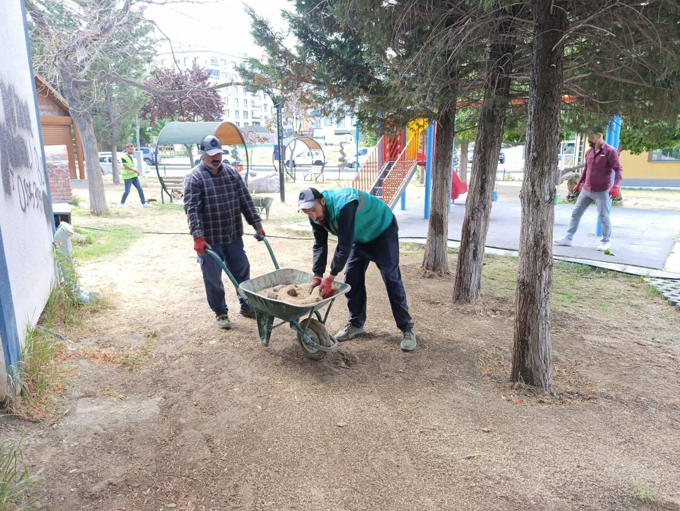 İpekyolu Belediyesi Fahrinaz Hoşrevani Parkı’nı Yeniden Hayata Döndürdü