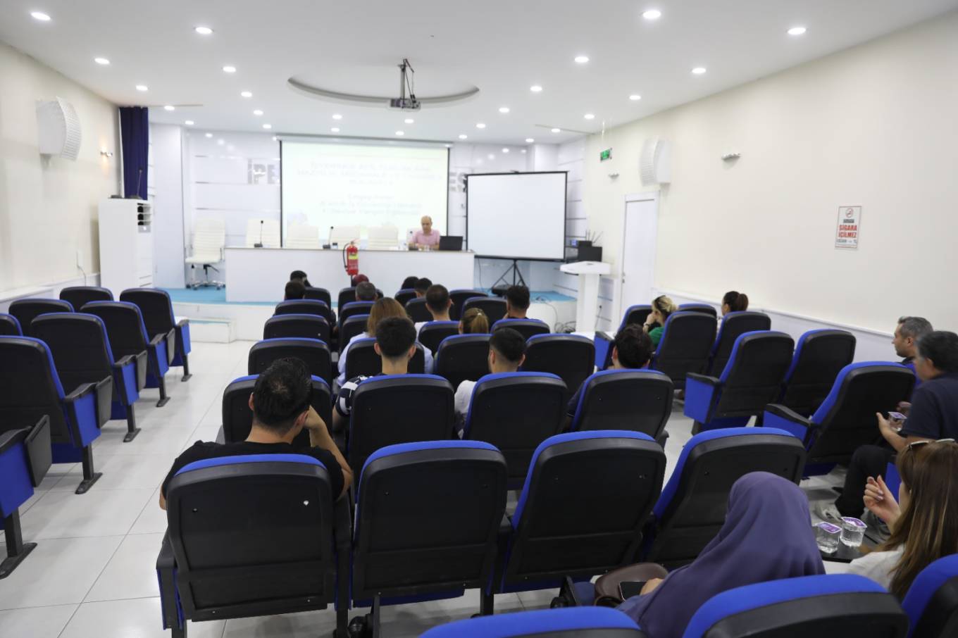 İpekyolu Belediyesi Personeline Temel Yangın Eğitimi: Yangın Söndürme Teknikleri ve Acil Yardım
