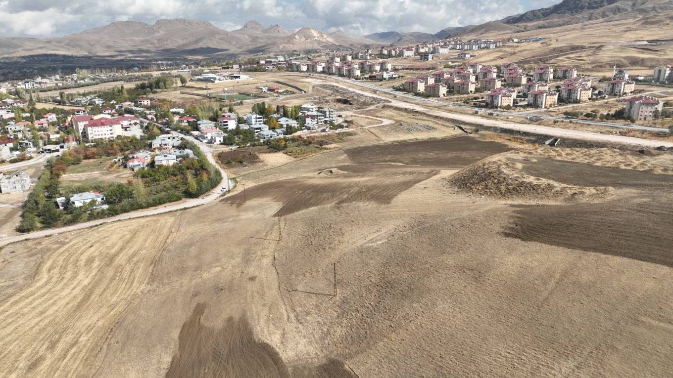 İpekyolu Belediyesi Bir İlki Daha Gerçekleştiriyor: 8.700 Metrekarelik Alana Kadın Ormanı